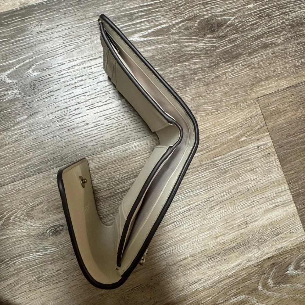 Coach Mila flap wallet - Picture 7 of 10